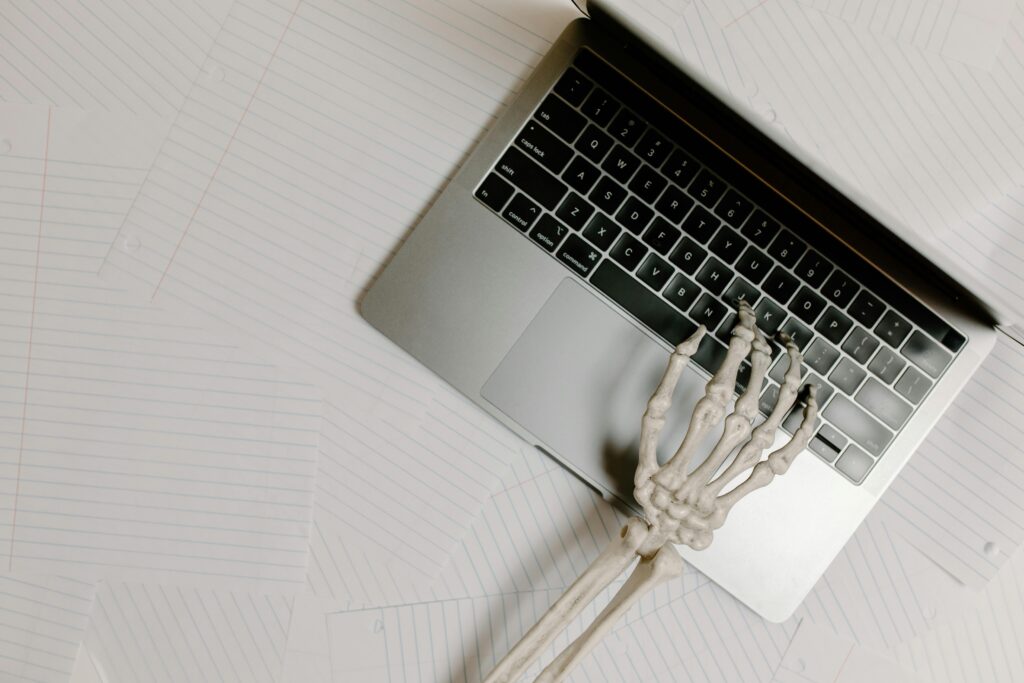 Does blogging still make money in 2025 blog post hero image